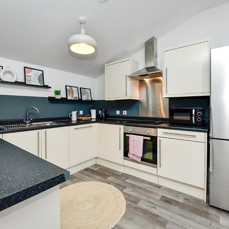 Pass The Keys Perfectly Located Stylish 2 Bed Home With Parking Newport Kültér fotó